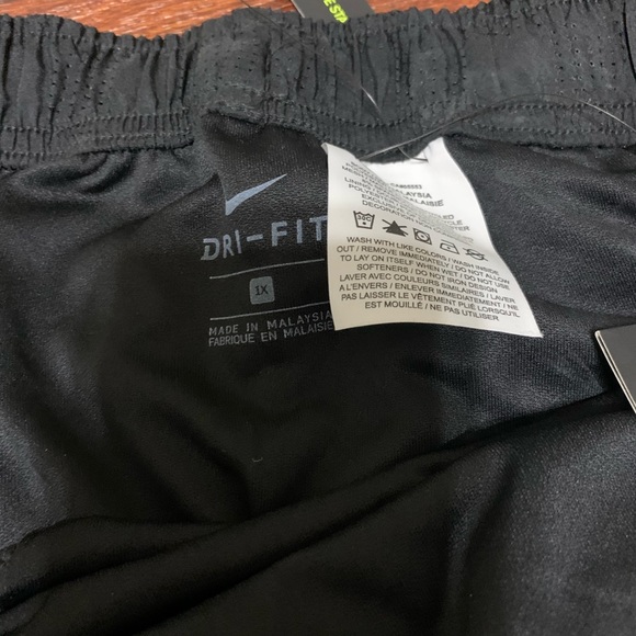 Nike Dri Fit shorts - Picture 3 of 3